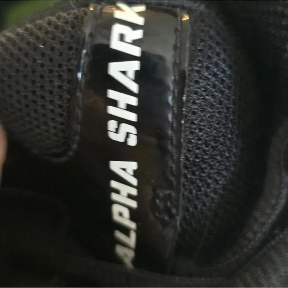 Nike Black and White Alpha Shark Men's Athletic Shoes Foot Ball cleats Size 9